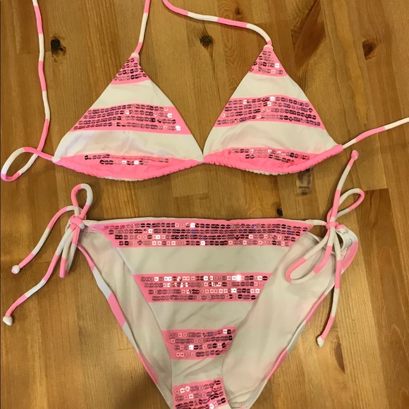 Victoria’s Secret Bikini - Picture 1 of 5